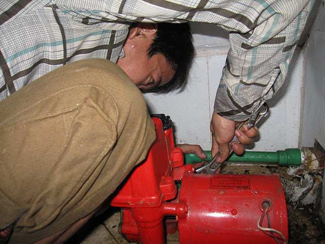 Nhận sửa máy bơm nước gia đình uy tín
