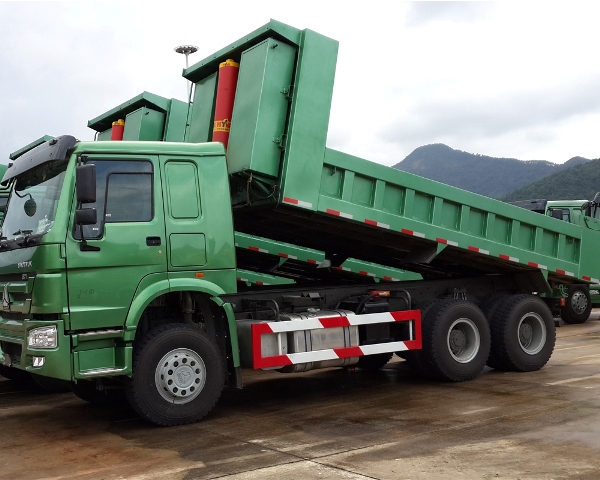 Cần biết thông tin xe tải ben Howo 3 chân (3 giò), 4 chân (4 giò) nhập khẩu, giá tốt nhất miền Nam