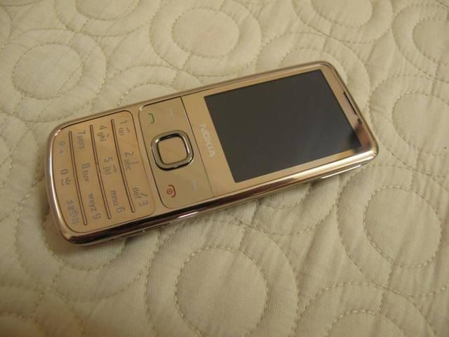 Điện thoại Nokia 6700 Classic gold chính hãng mới