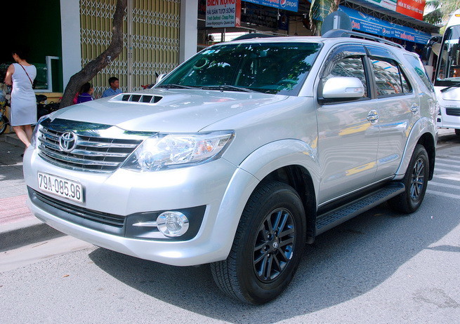Thuê xe Toyota Fortuner 7chỗ Nha Trang