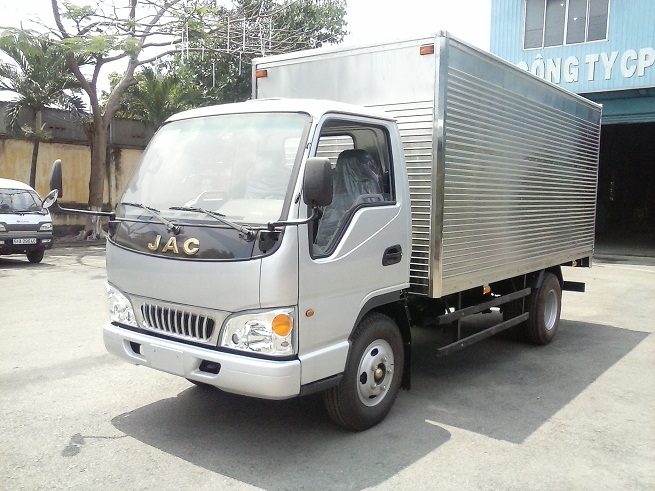 Giá bán xe tải JAC 2.4 tấn 2.45 tấn công nghệ Isuzu, Xe tải JAC 2.45 tấn (JAC 2T45) vào thành phố