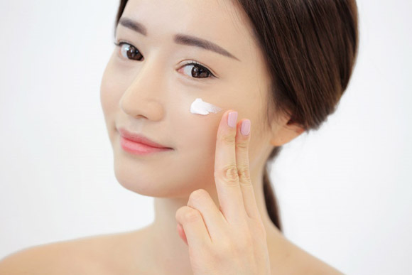 Kem Chống Nắng Trang Điểm Sun Cream Makeup với SPF 45