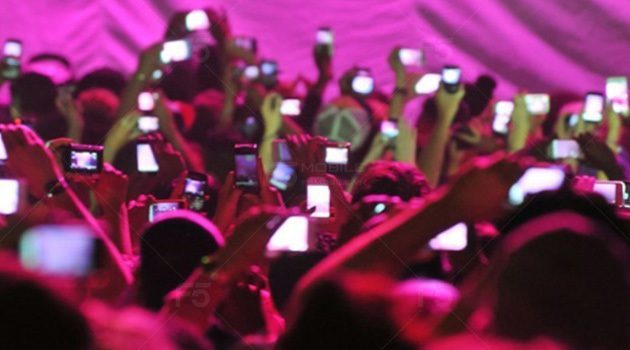 Apple có thể sẽ chặn đường sống của iPhone tại các sự kiện âm nhạc